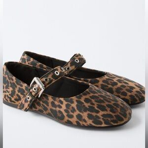 ZARA Girls Animal Print Flat Size 2.5